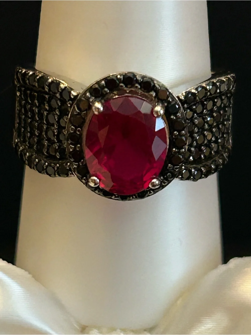 2.55CT Oval Lab Created Ruby & 2.40CT Round Black Spinel Halo 925 SSilver Ring